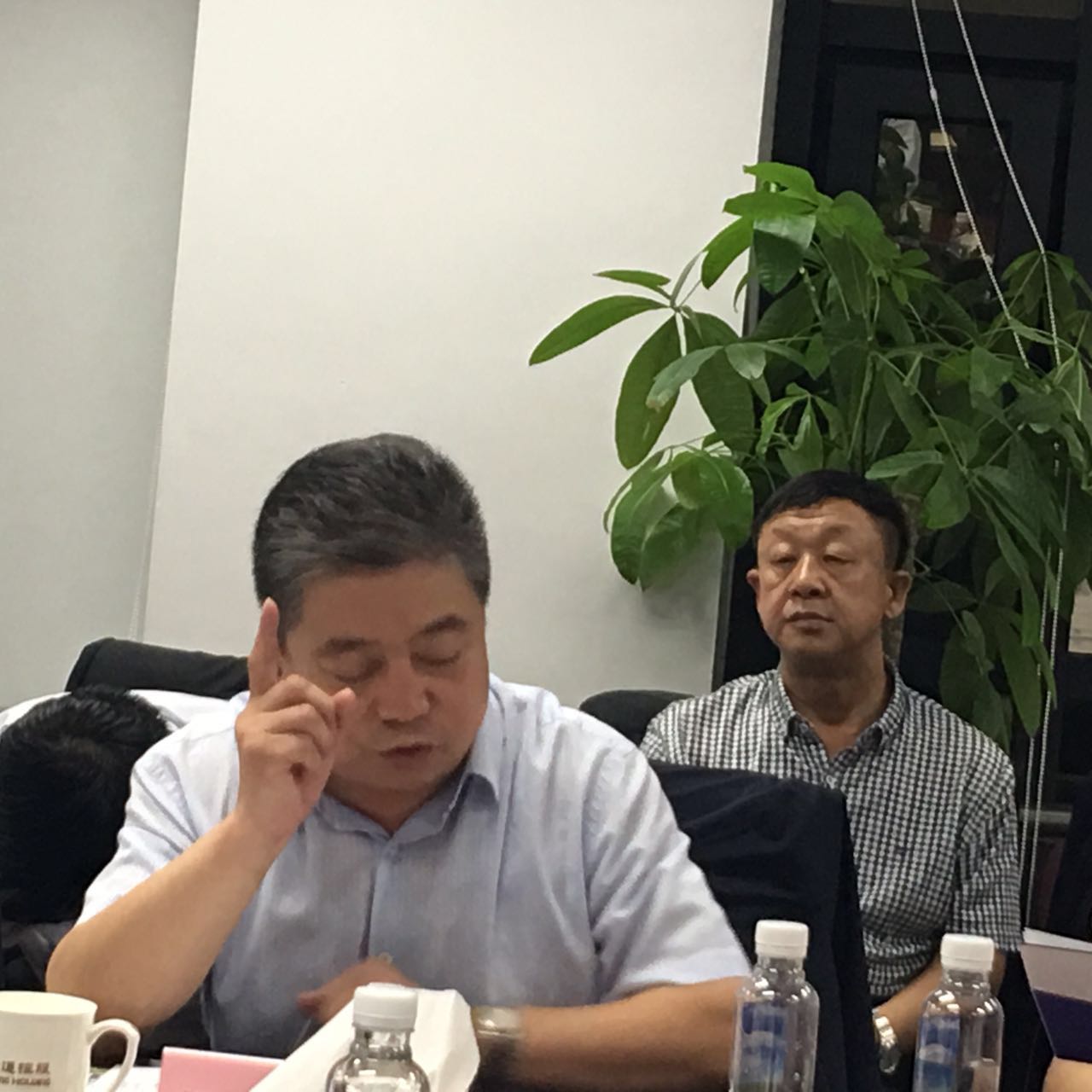 1052985727.jpg 1052985727.jpg